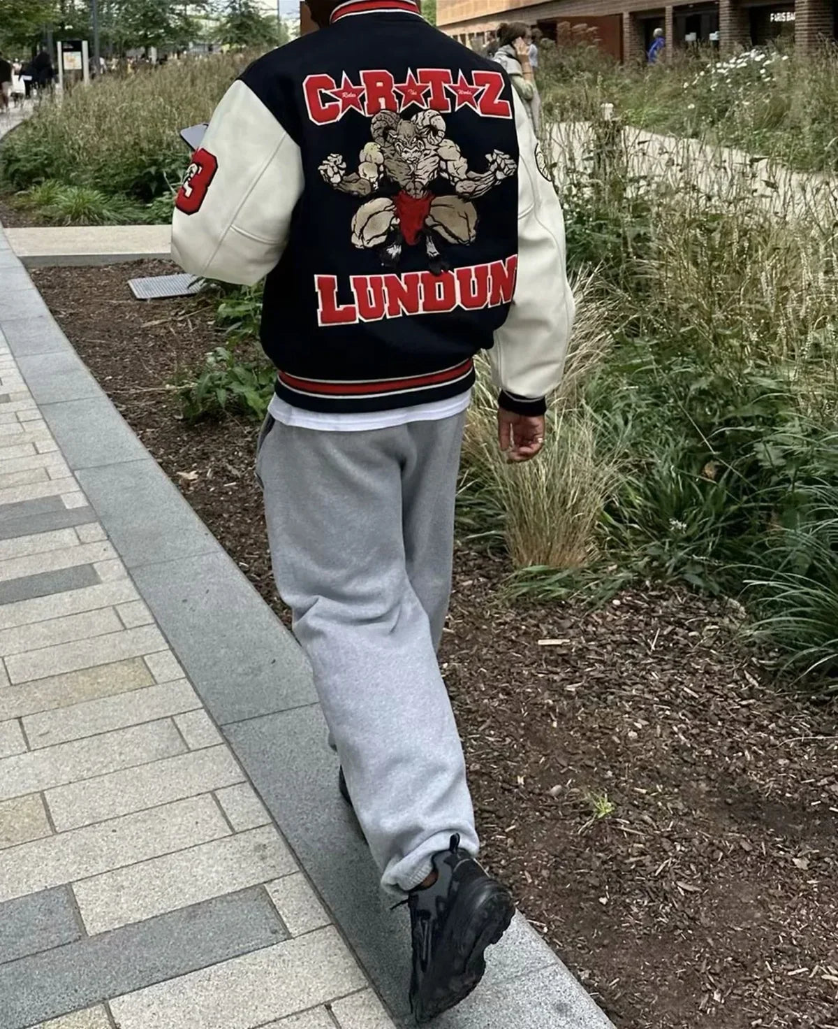 LUNDUN Brand Luxury Oversize Streetwear Embroidery Patch Jacket For Men